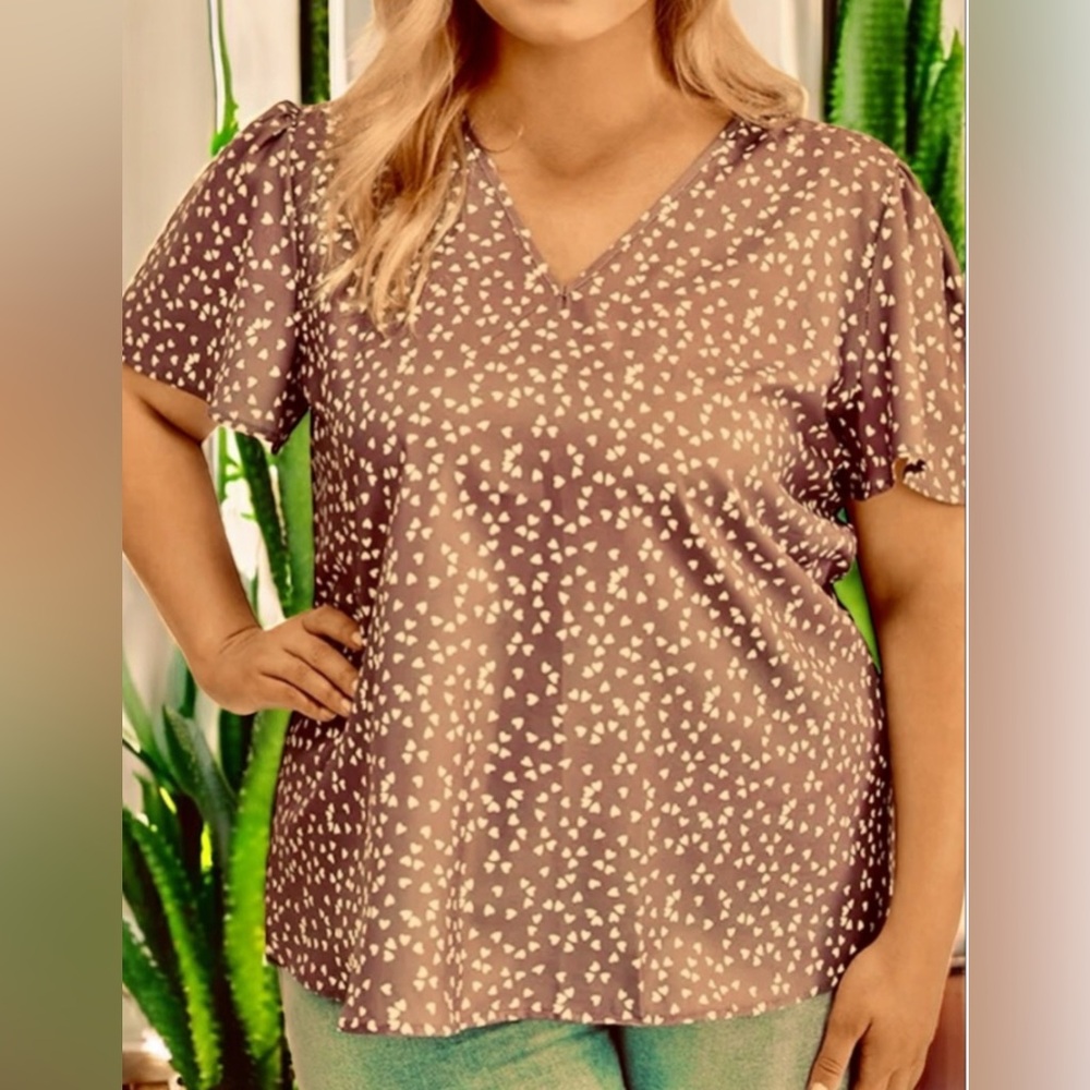 NWT: BloomChic 12 Top